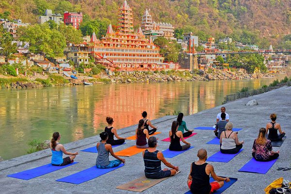 Boost Your Energy at a Detox Retreat in Rishikesh
