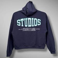 Eme Studio: Where Art, Minimalism, and Fashion Meet